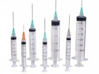Vienreizējas lietošanas šļirce 2,5 ml, ar 23G x 32 mm adatu, sterila, Luer Lock - skrūvējama adata 100 gab. Vienreizējas lietošanas šļirce 2,5 ml, ar 23G x 32 mm adatu, sterila, Luer Lock - skrūvējama adata 100 gab.